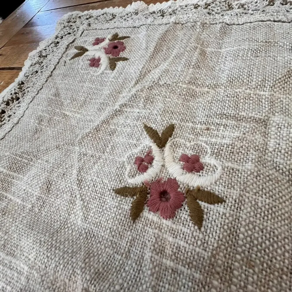 Vtg Austrian Übelhör Linen Blend Table Runner Lace Trim Floral Embroidery